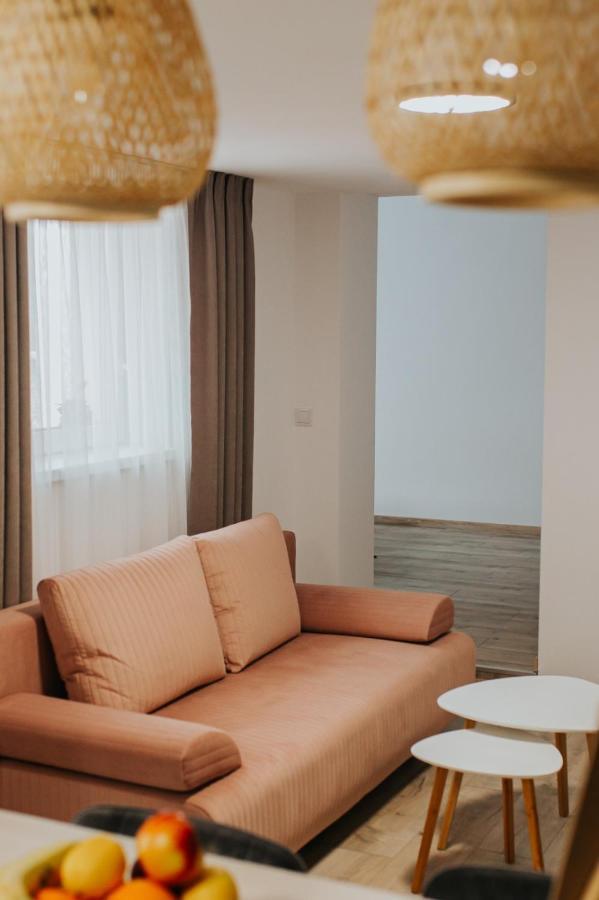 Regim Hotelier Lotusul Verde Oradea Extérieur photo